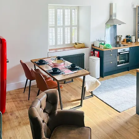 Flat 4 Holiday home